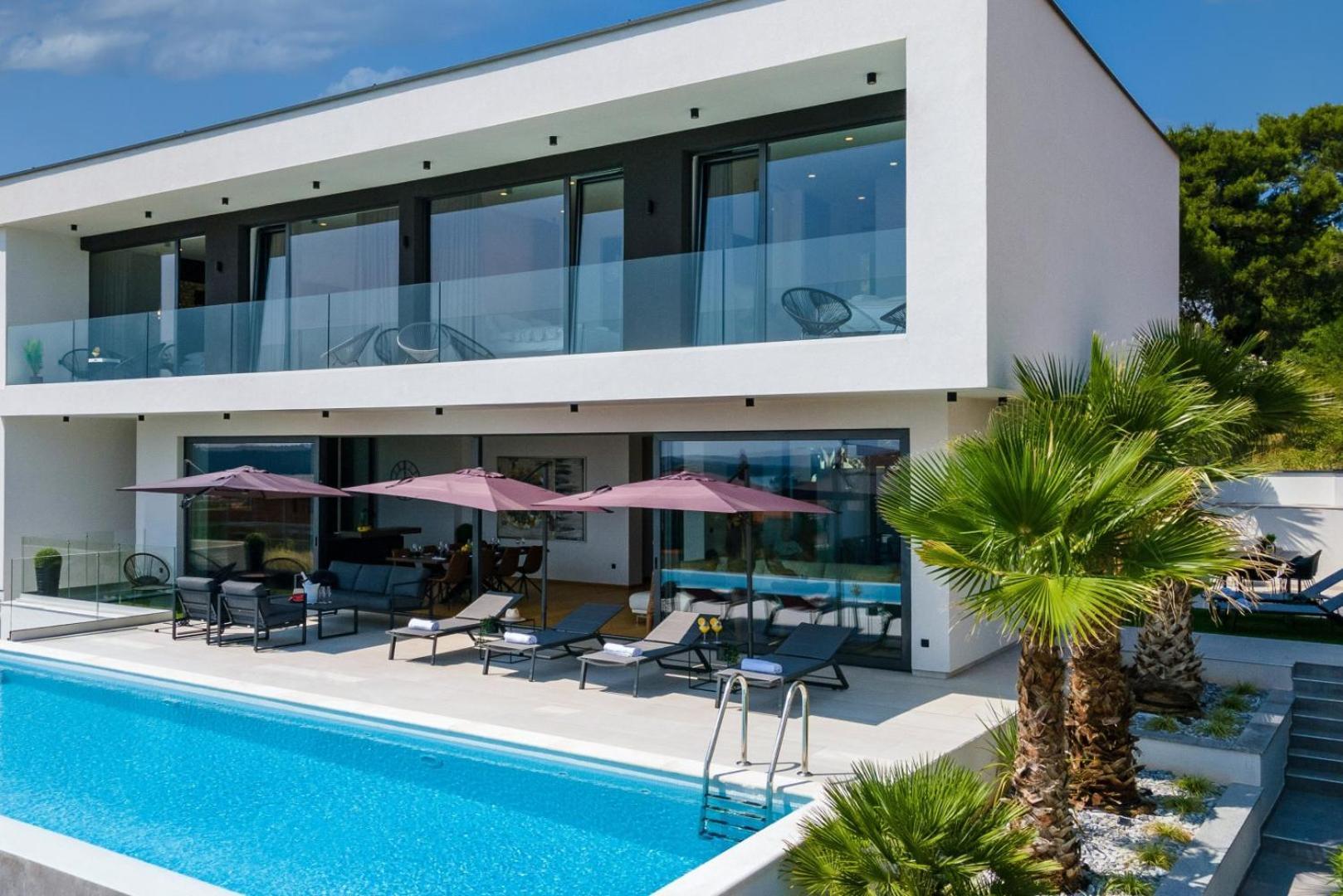 Luxury Taboo Villa & Spa In Medulin For 8 People With Heated Pool- Wellness & Sea View Exteriör bild