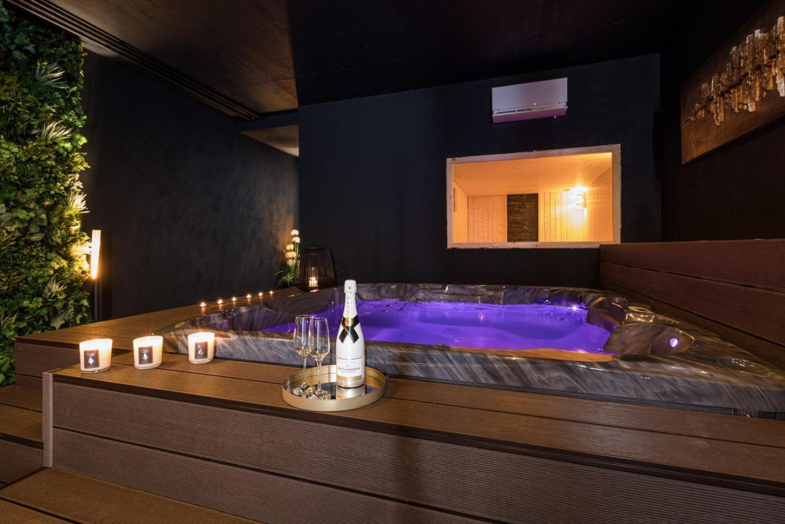Luxury Taboo Villa & Spa In Medulin For 8 People With Heated Pool- Wellness & Sea View Exteriör bild